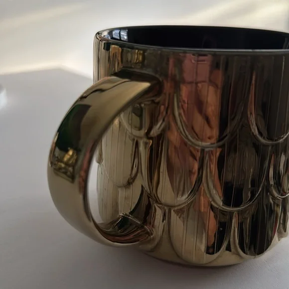 Starbucks Gold Scale Scallop Coffee Mug with Black Inside with White Logo 2019 - Picture 8 of 9